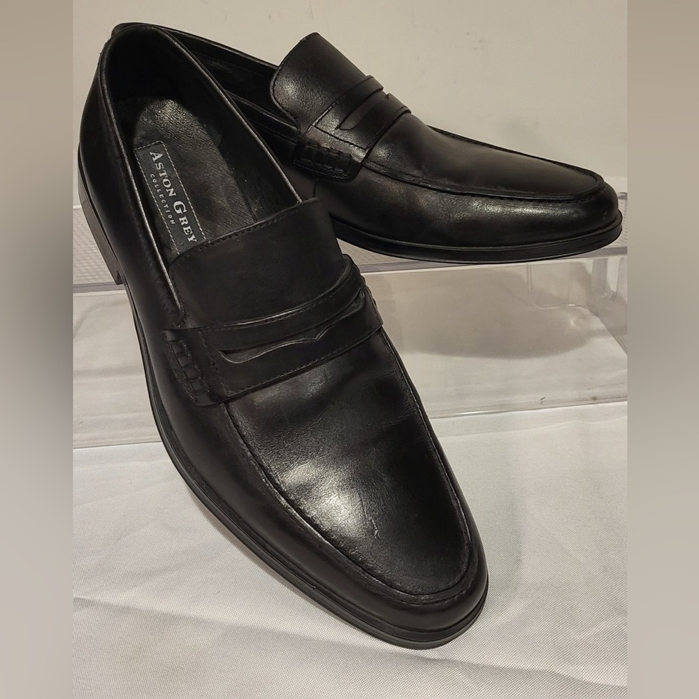 🧧🎇Price Drop....ASTON  GREY Collection black Leather slip-on penny loafers